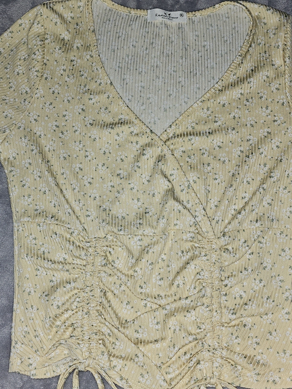 Ruched Floral Wrap Crop Top — Light Yellow Floral Sz XL